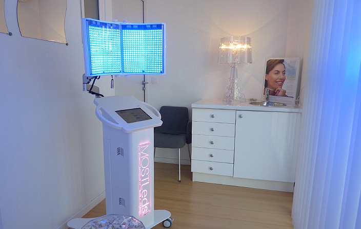 Lampe LED dermatologique &agrave; Toulouse